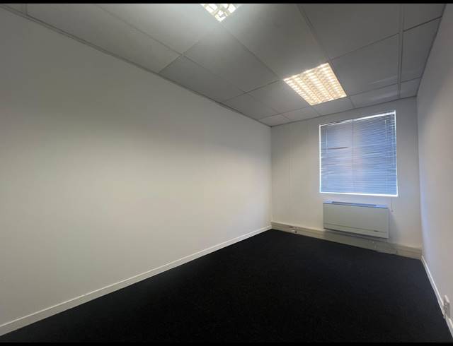 151M² OFFICE TO LET IN MEYERSDAL